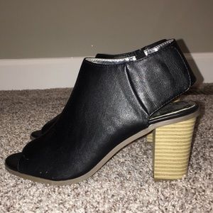 Brash Black Heels Size 7